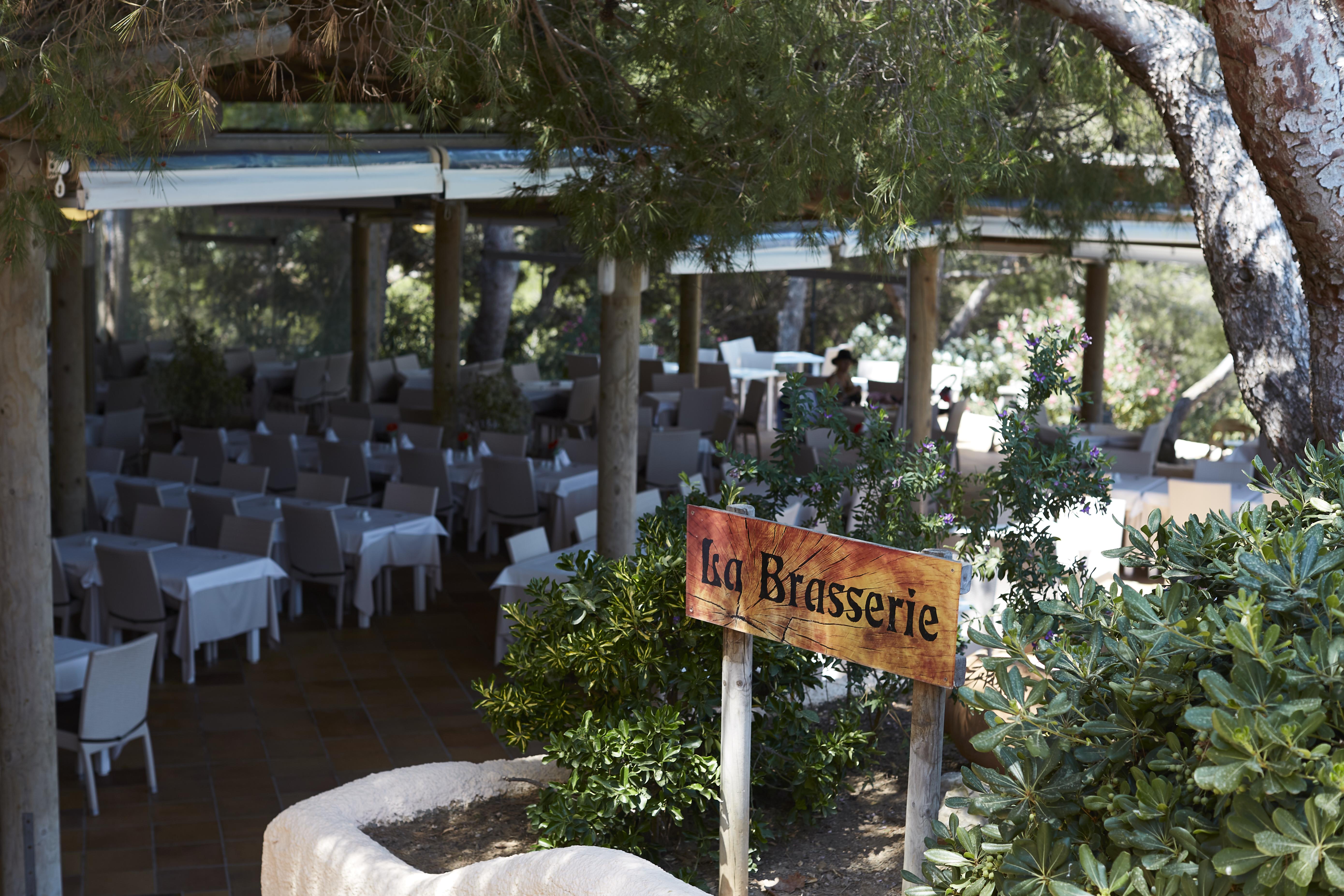 Invisa Hotel Club Cala Blanca Es Figueral Exterior photo